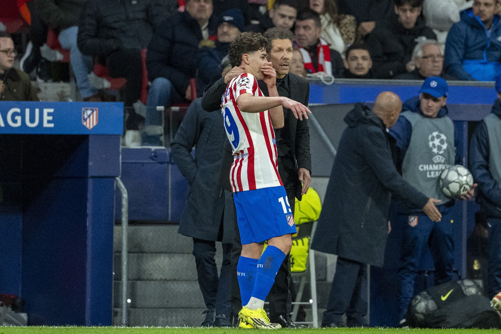 Julián Álvarez and Simeone / Pablo Moreno (MARCA)