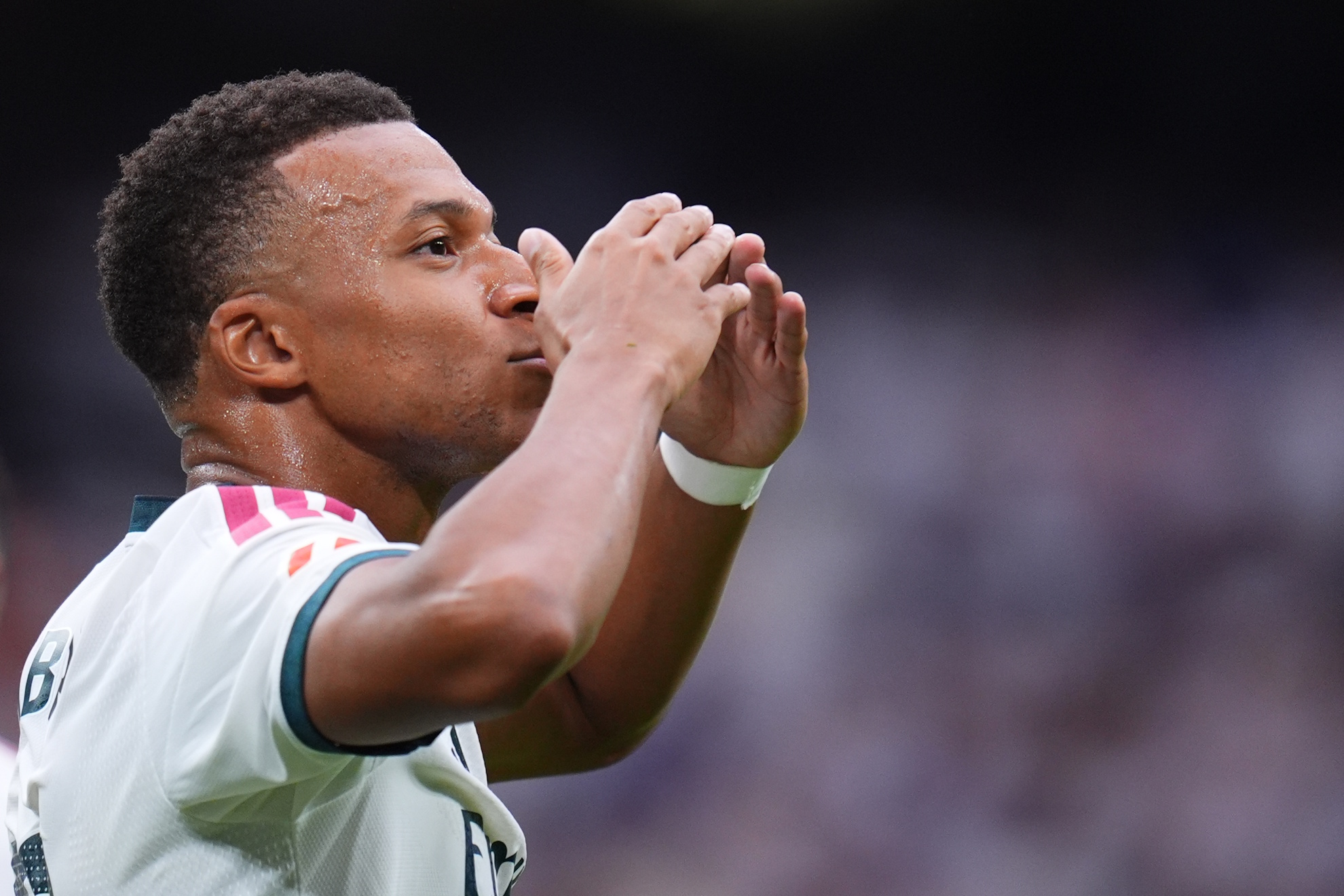Real Madrid's Kylian Mbappe celebrates after scoring. LAPRESSE
