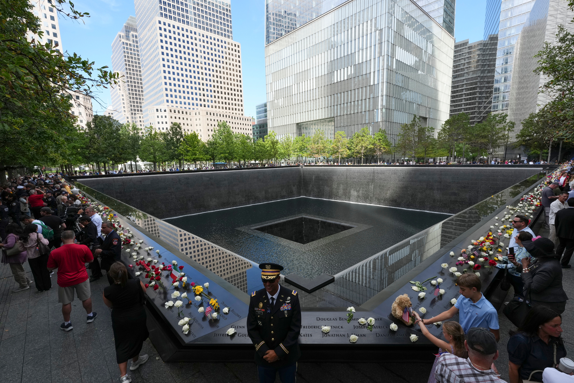 A U.S. Army warrant officer stands during a memorial of September 11, 2001 LAPRESSE