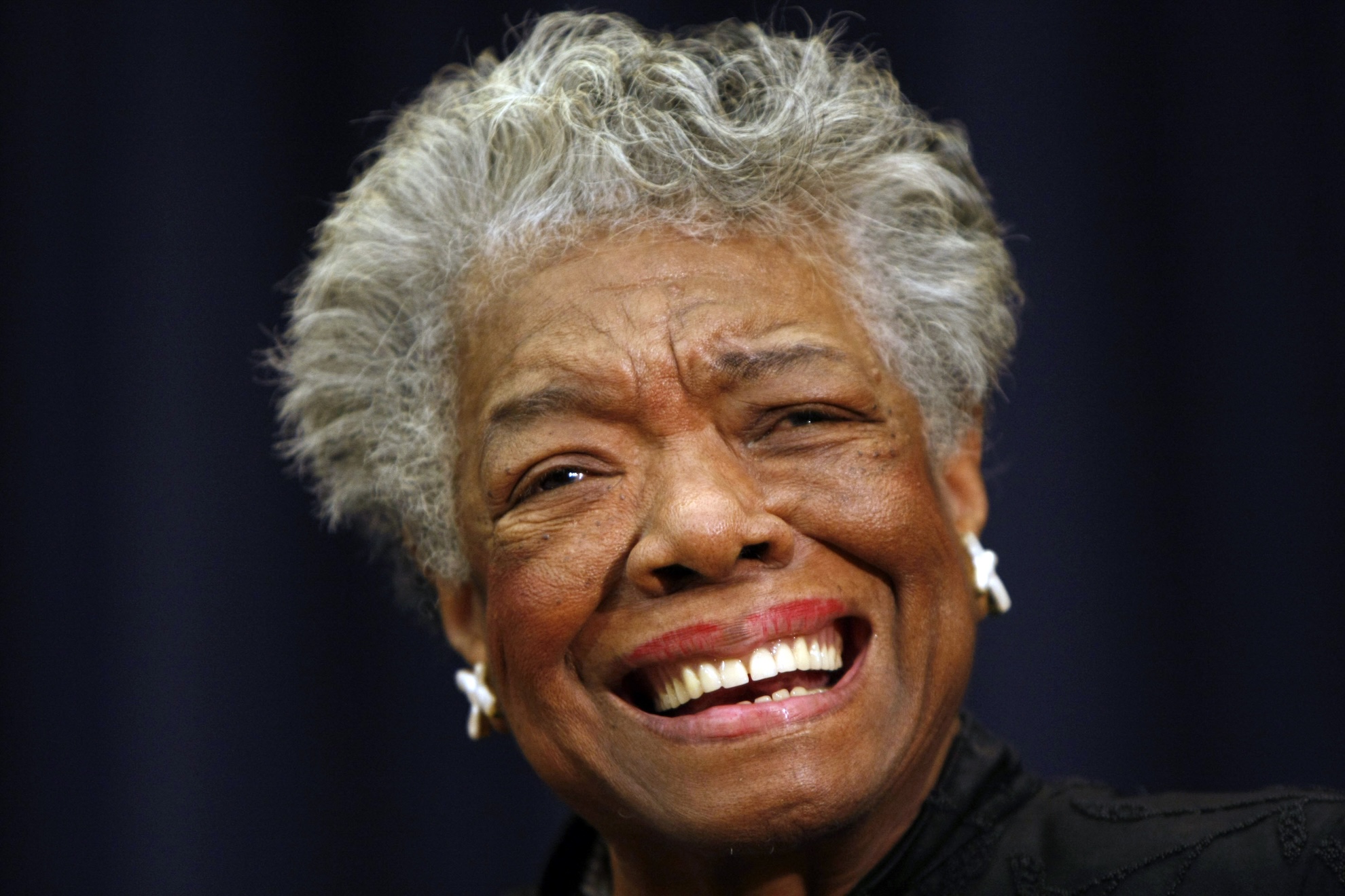 Poet Maya Angelou smiles at an event in Washington in 2008 LaPresse