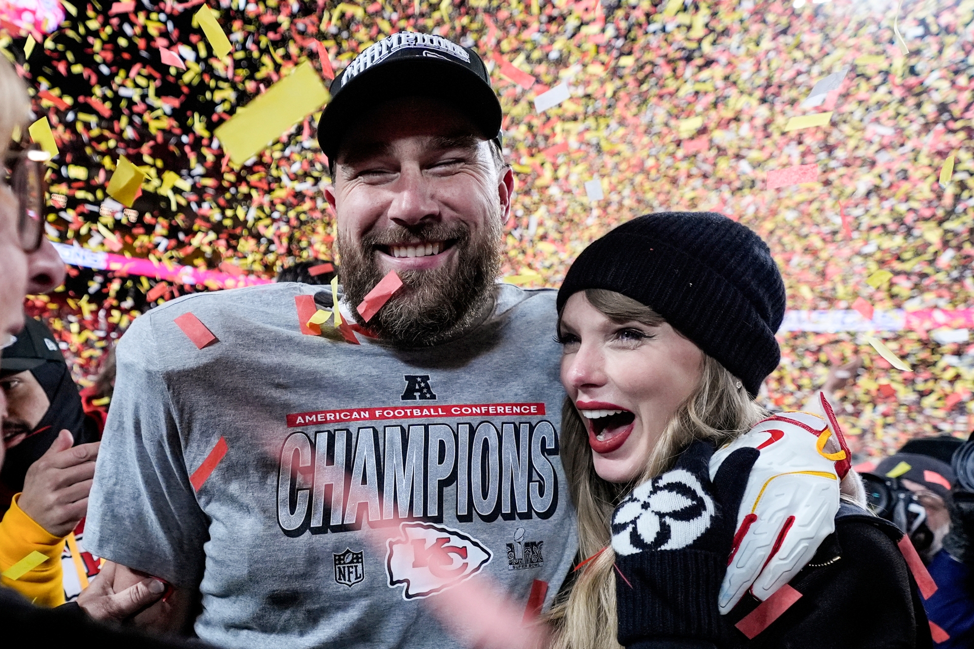 Travis Kelce and Taylor Swift pose after the AFC Championship NFL football game against the Buffalo Bills LAPRESSE