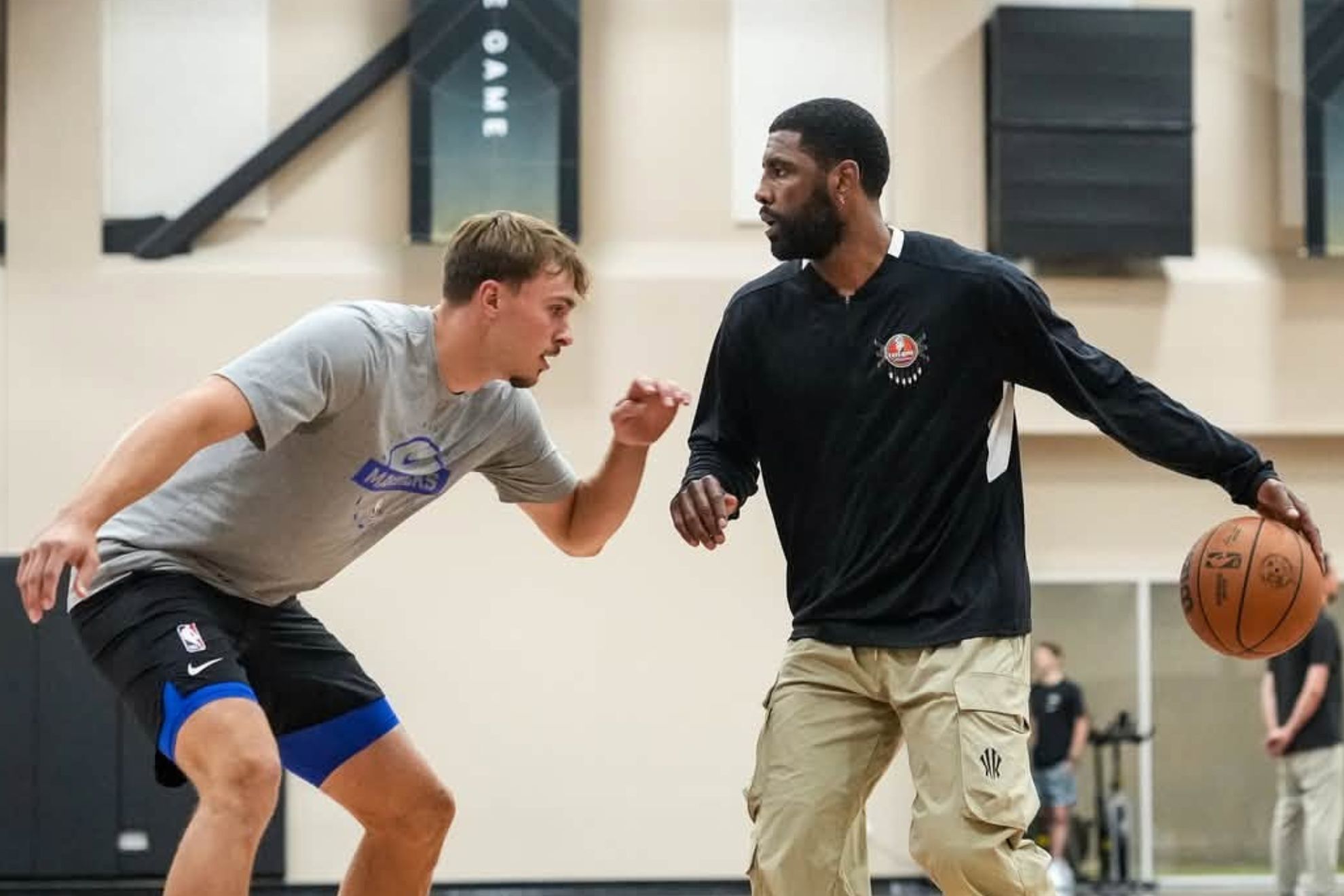 sur Le Roster. | Zaccharie Risacher peut-il se relancer à Dallas? Kyrie and Cooper Flagg are giving Dallas hope: ‘Like watching Picasso paint’