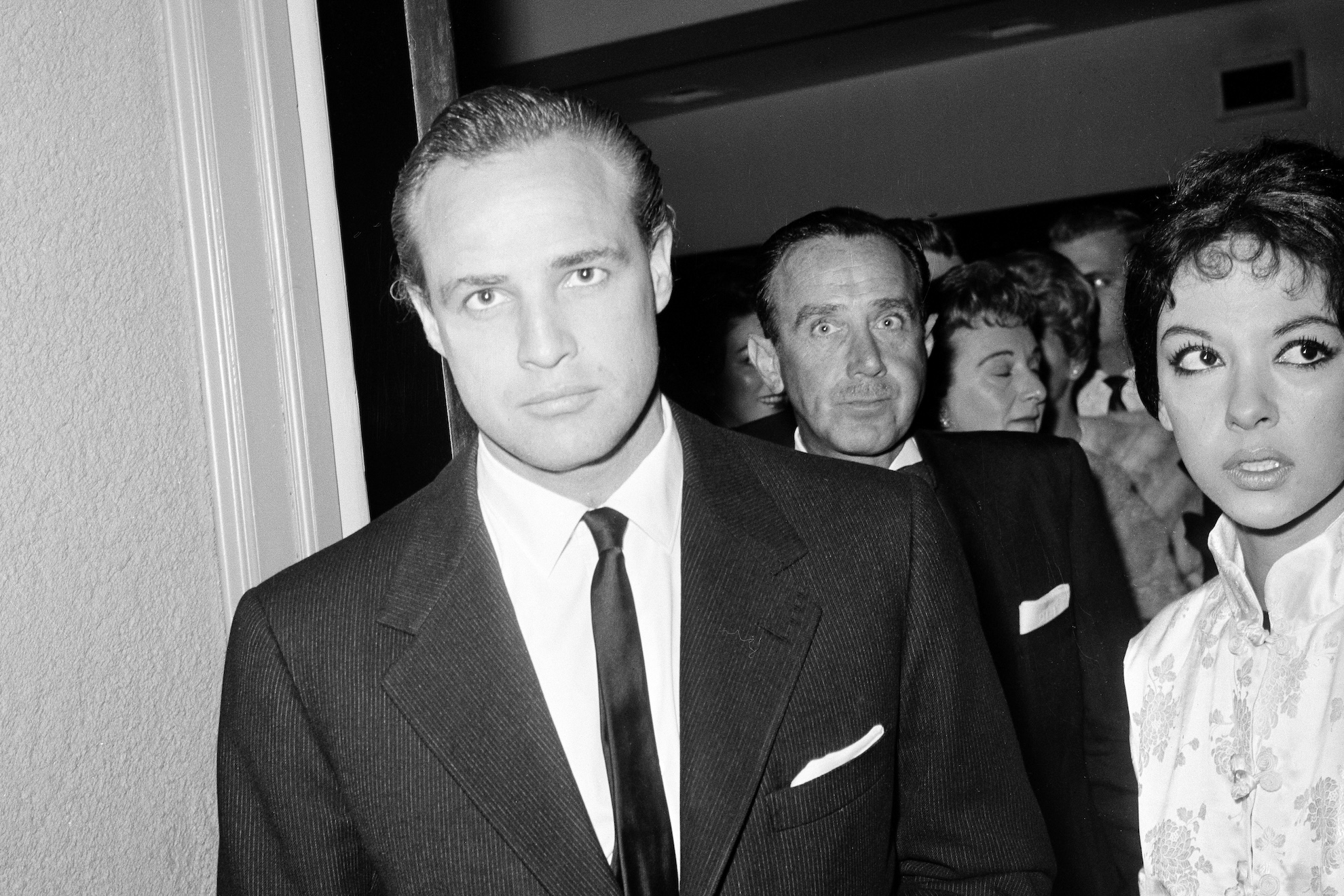 Marlon Brando and Rita Moreno attend a charity show at the Huntington Hartford Theater in Hollywood, April 3, 1959. LaPresse