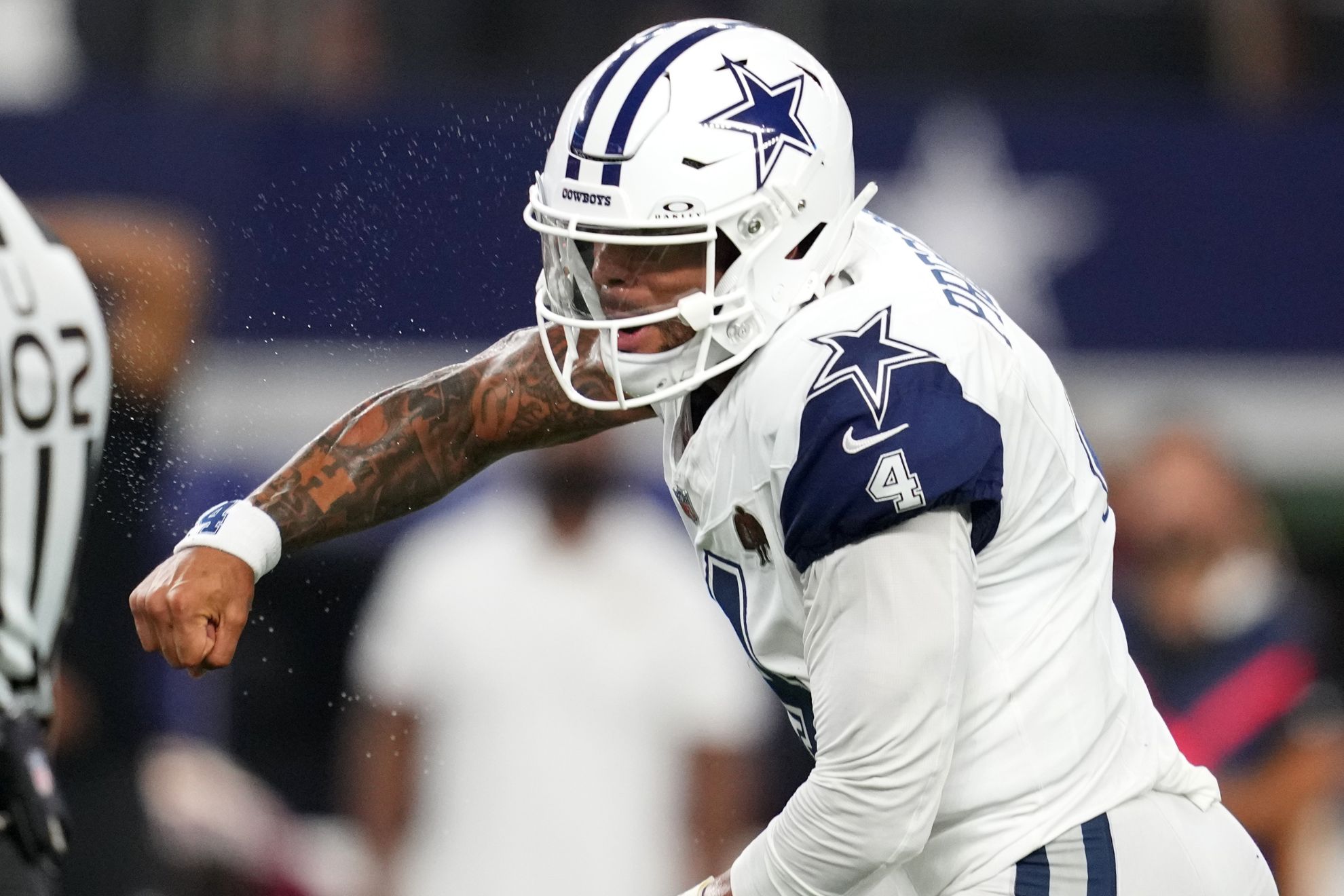 Dallas Cowboys quarterback Dak Prescott (4)