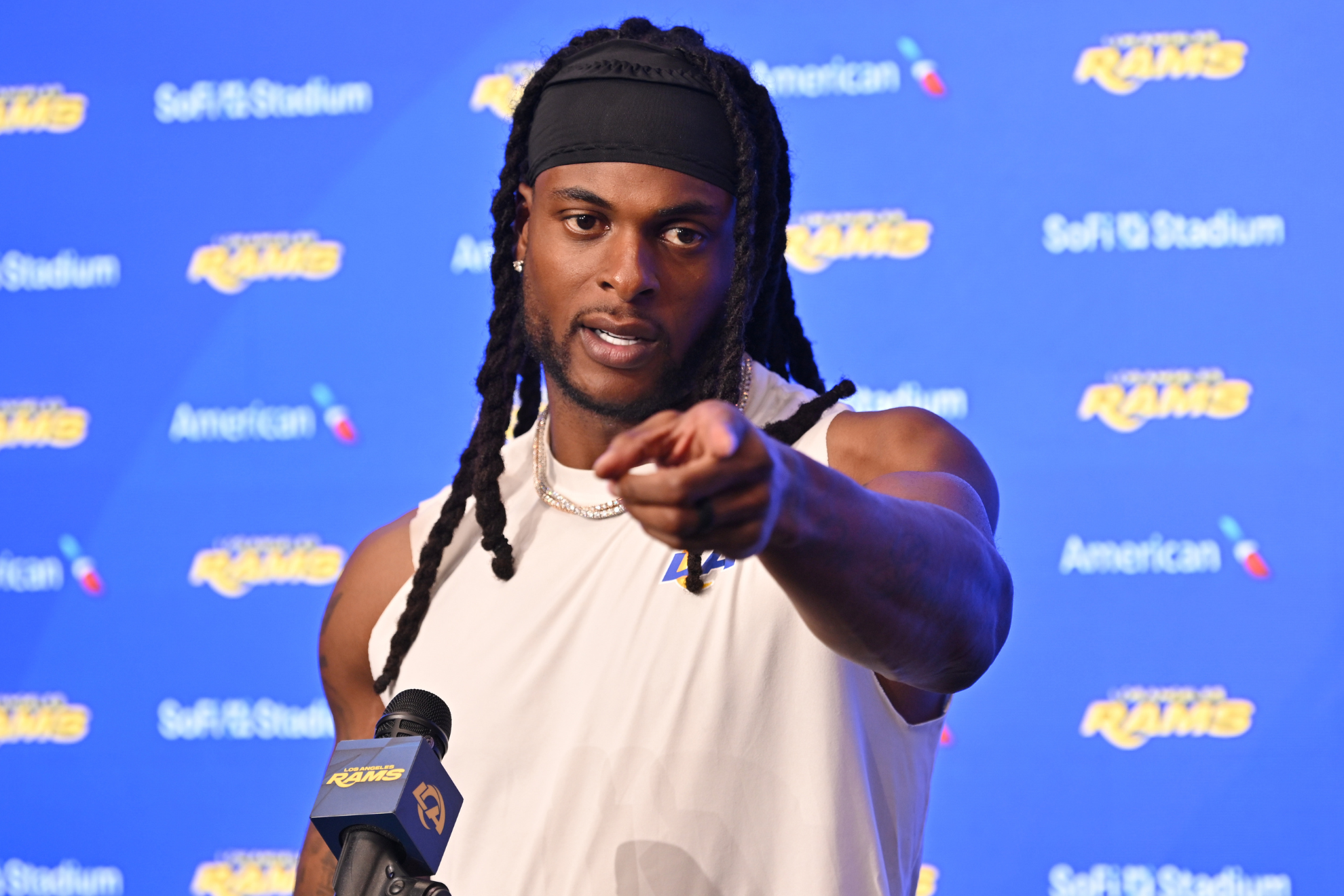 Davante Adams speaks to the media after the Los Angeles Rams' win over the New York Giants. LAPRESSE