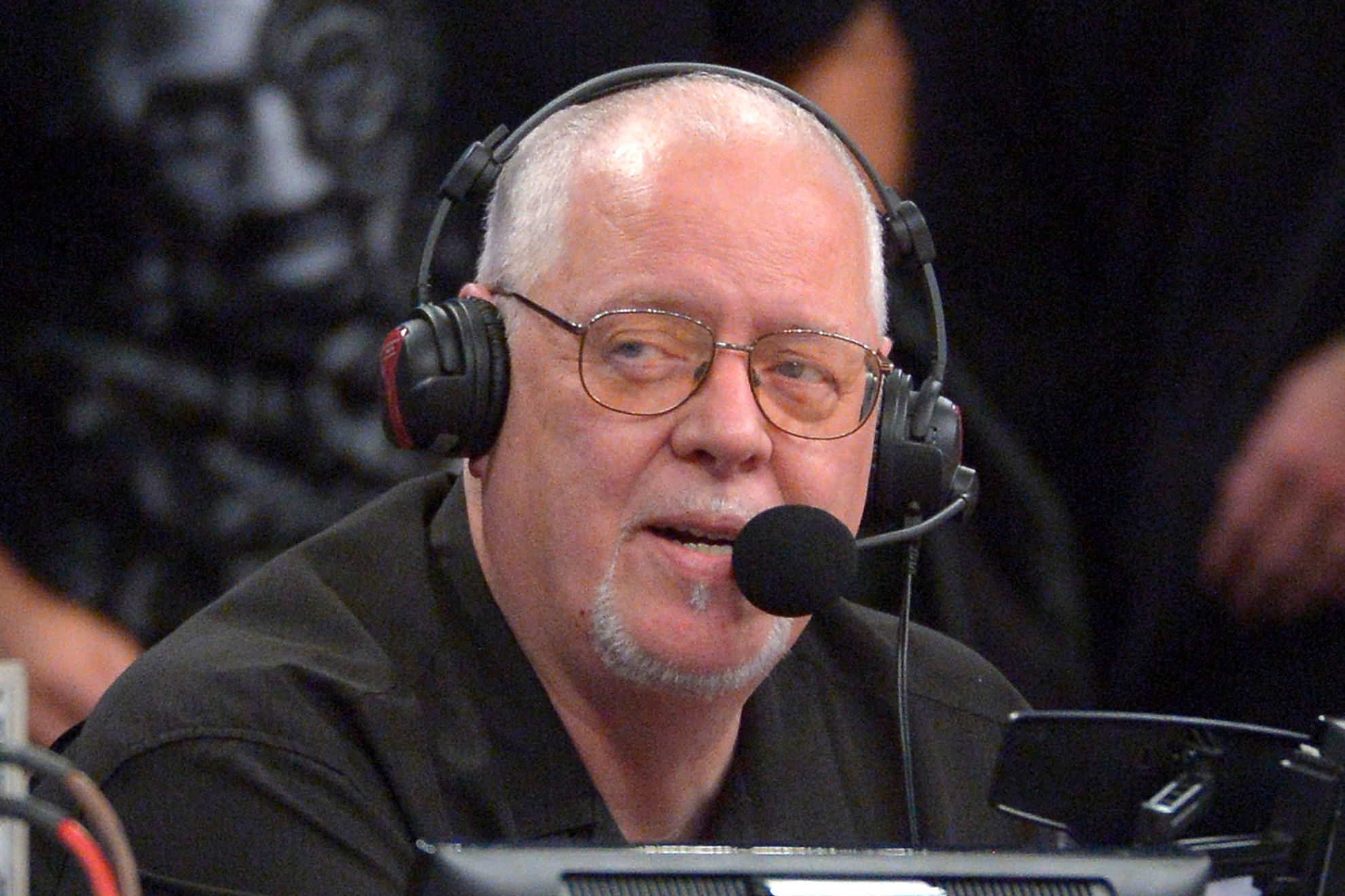 Los Angeles Lakers PA announcer Lawrence Tanter during the team's home game against the Denver Nuggets on December 1, 2012. LAPRESSE