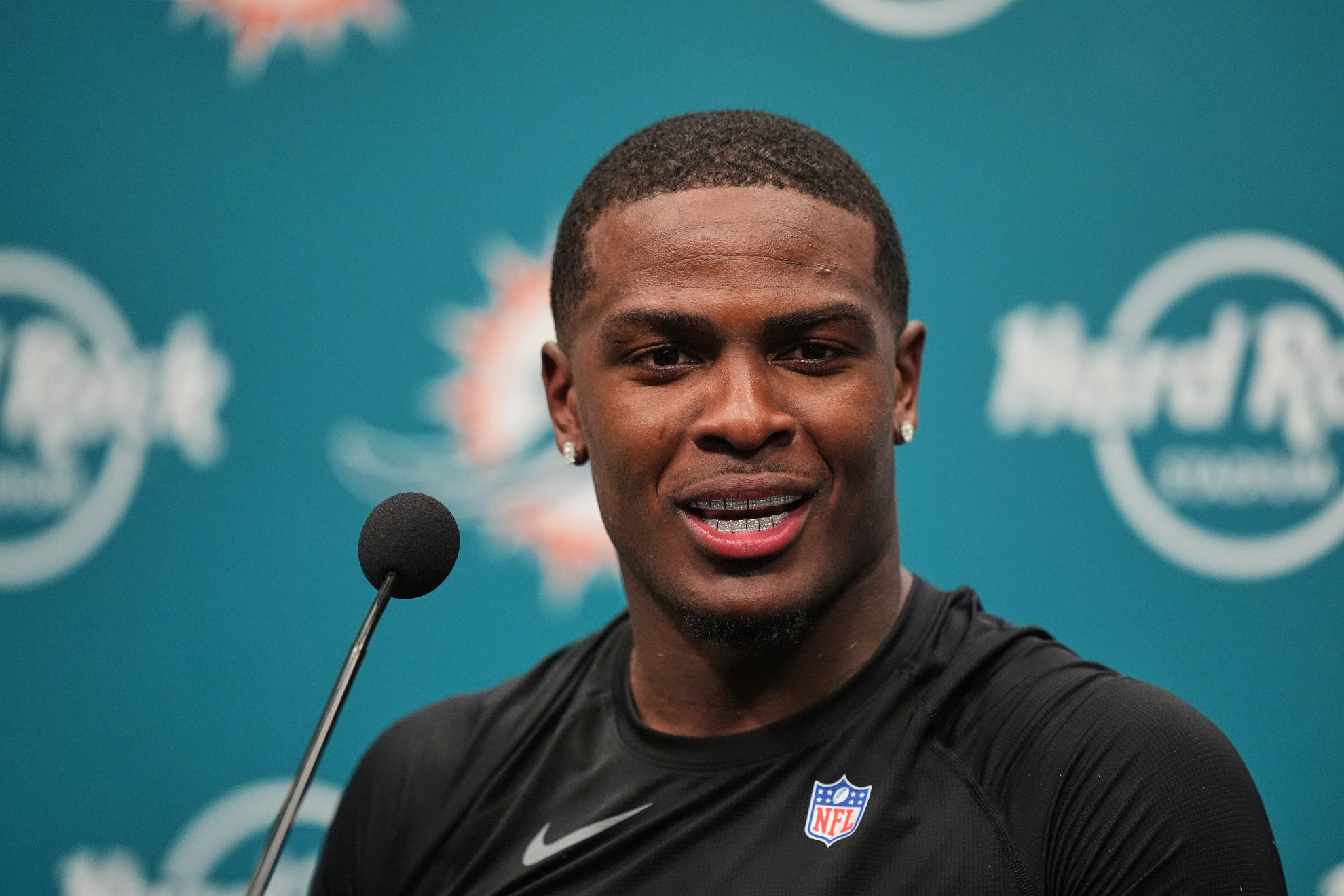 The running back suffered the injury to his left knee during the 24-10 loss to the Kansas City Chiefs. LAPRESSE