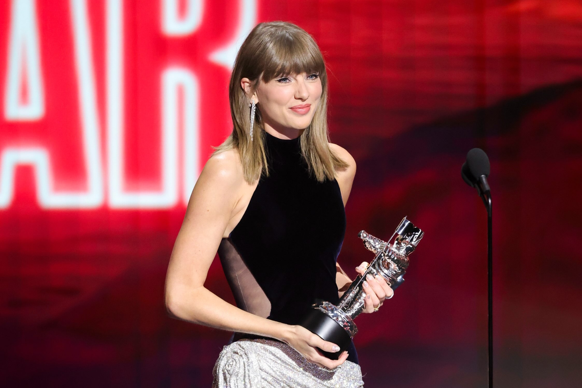 Taylor Swift reçoit un message inattendu de Snoop Dogg à transmettre à Travis Kelce