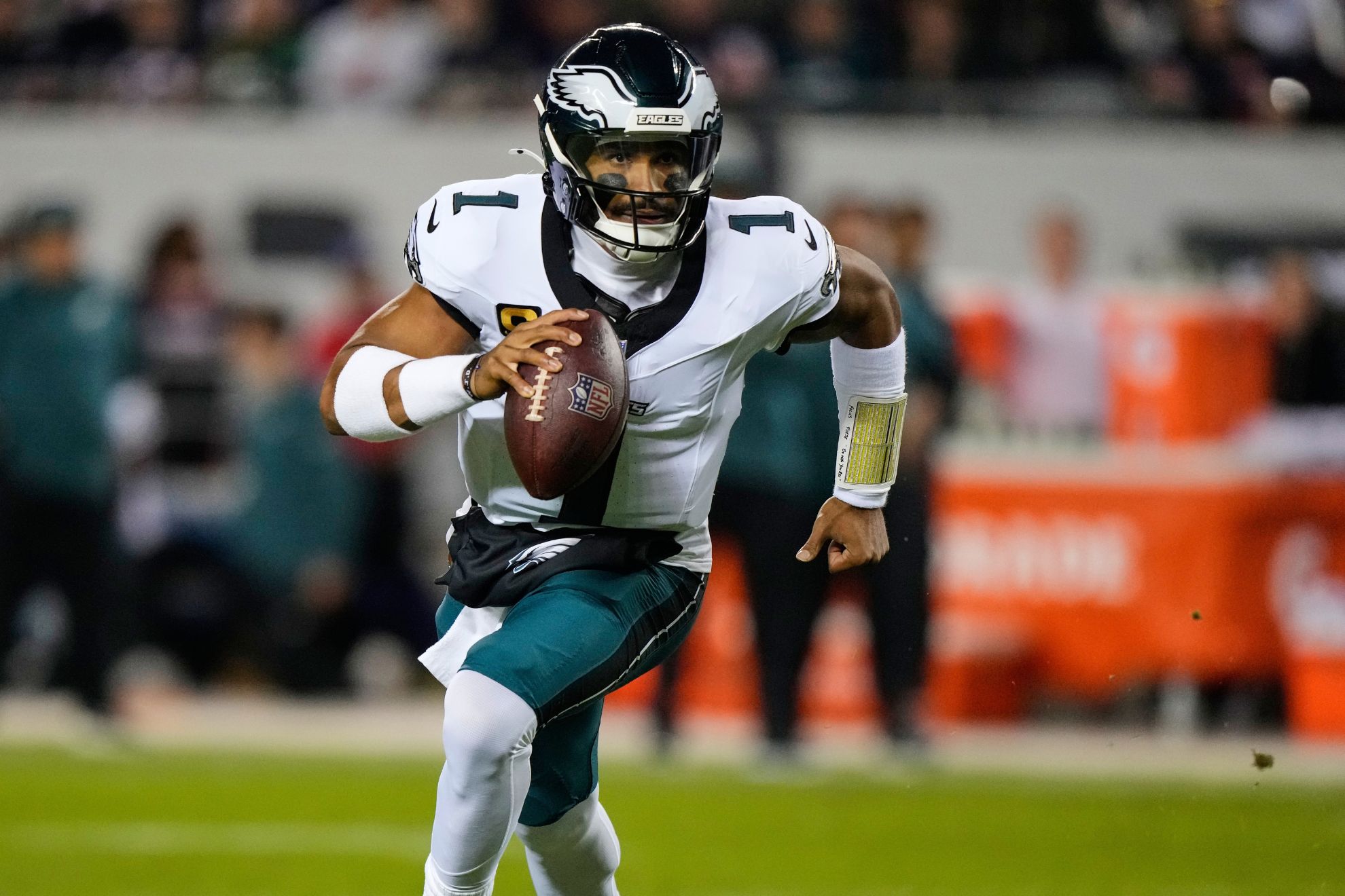 Philadelphia Eagles quarterback Jalen Hurts (1)