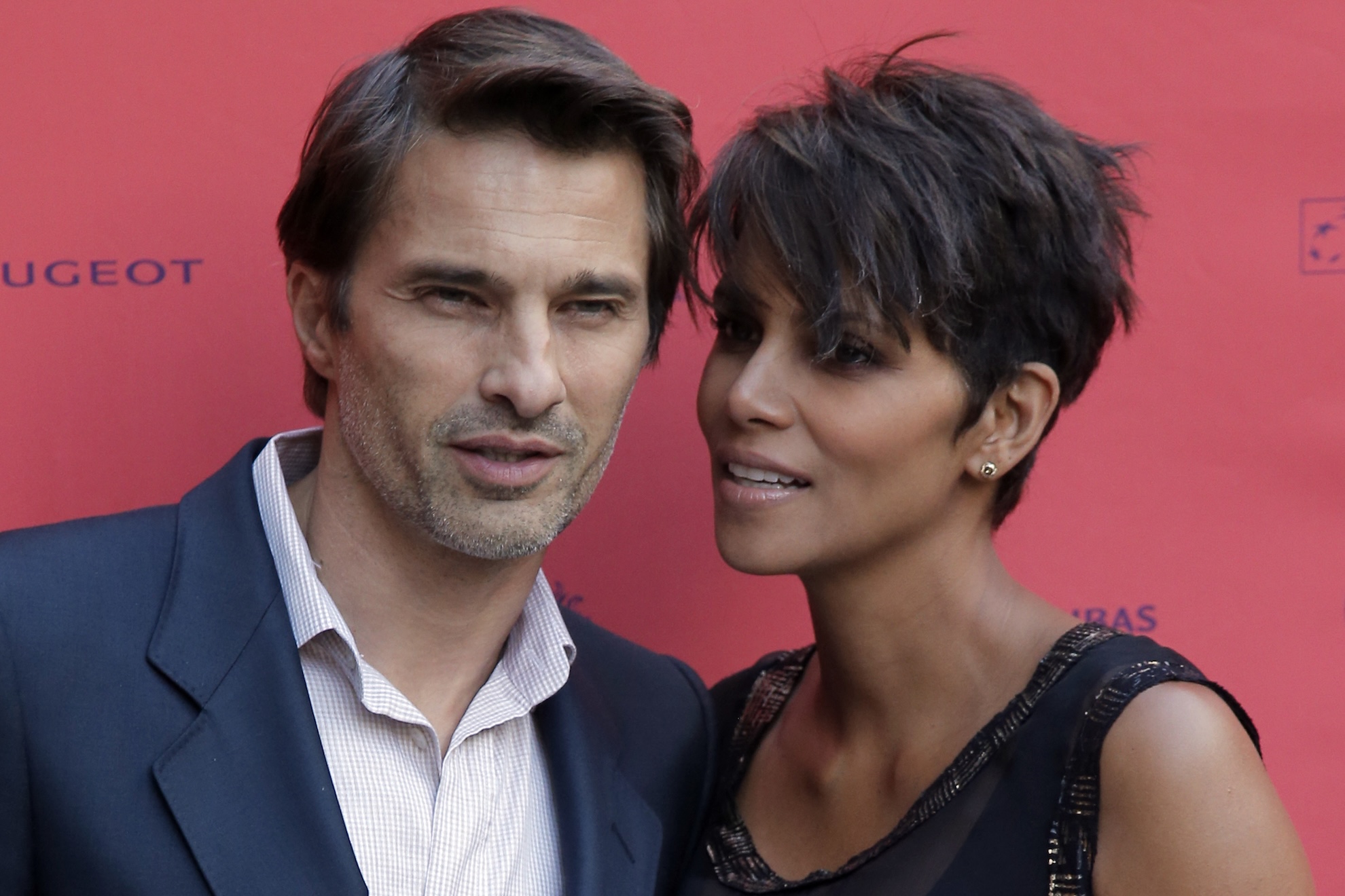 Olivier Martinez, left, poses with Halle Berry in 2013 LaPresse