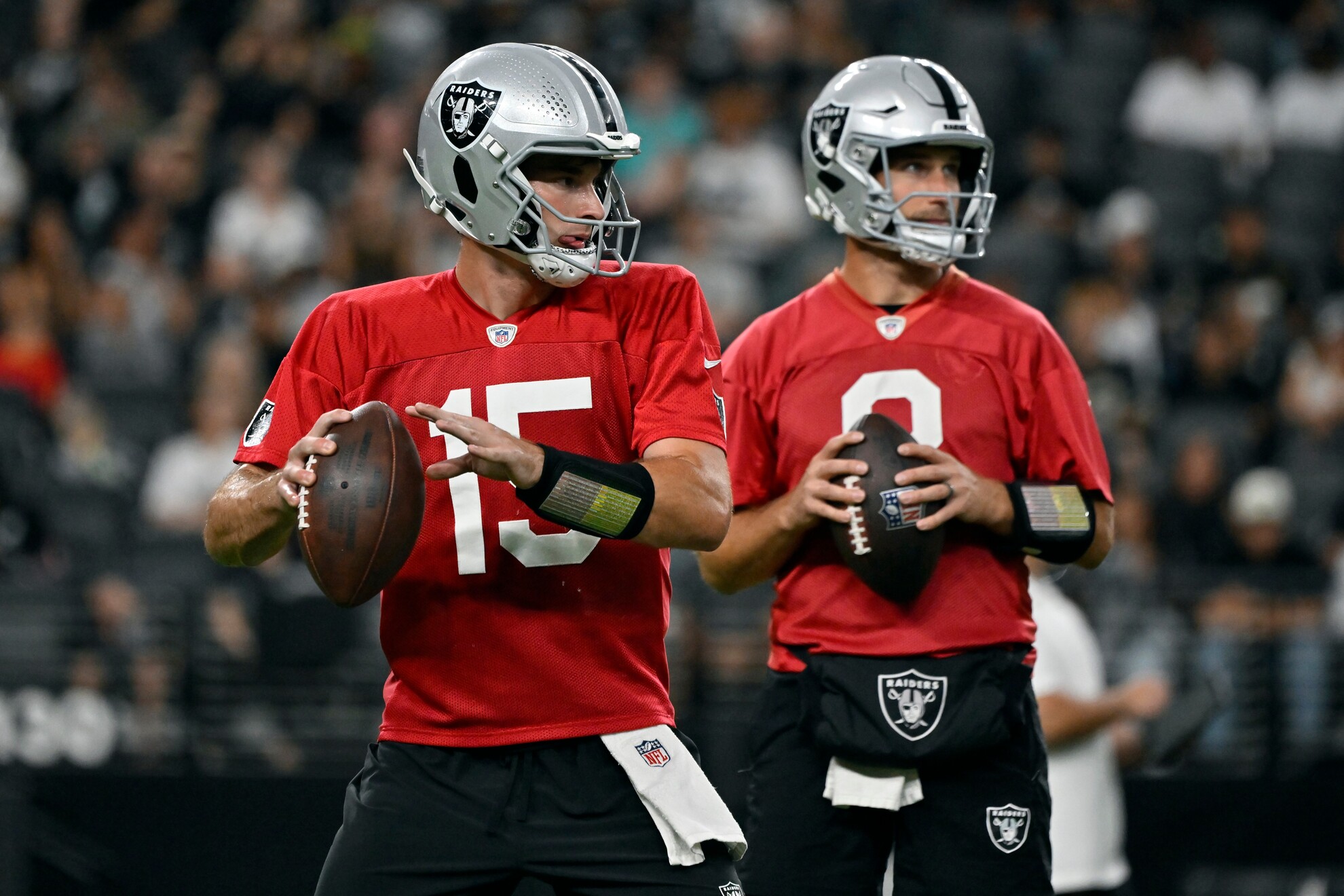 Las Vegas Raiders quarterbacks Fernando Mendoza and Kirk Cousins LAPRESSE