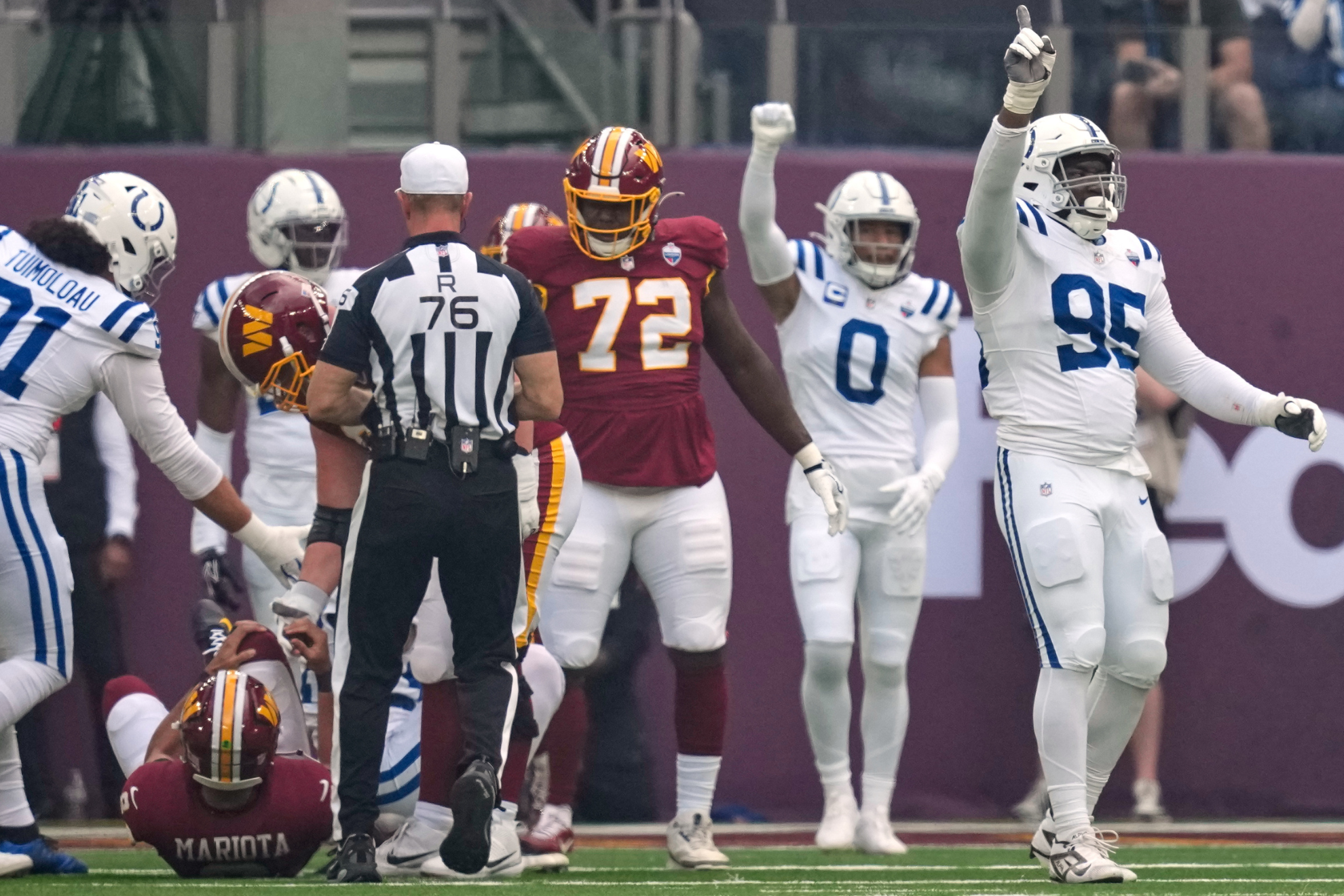 Washington lost its second quarterback in a matter of weeks after Mariota injured his right knee against the Colts. LAPRESSE