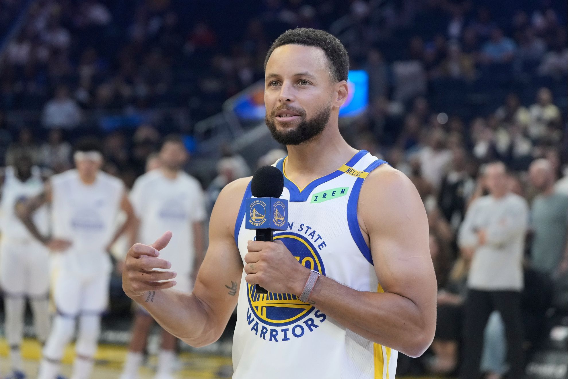 Golden State Warriors guard Stephen Curry speaks about former coach Don Nelson