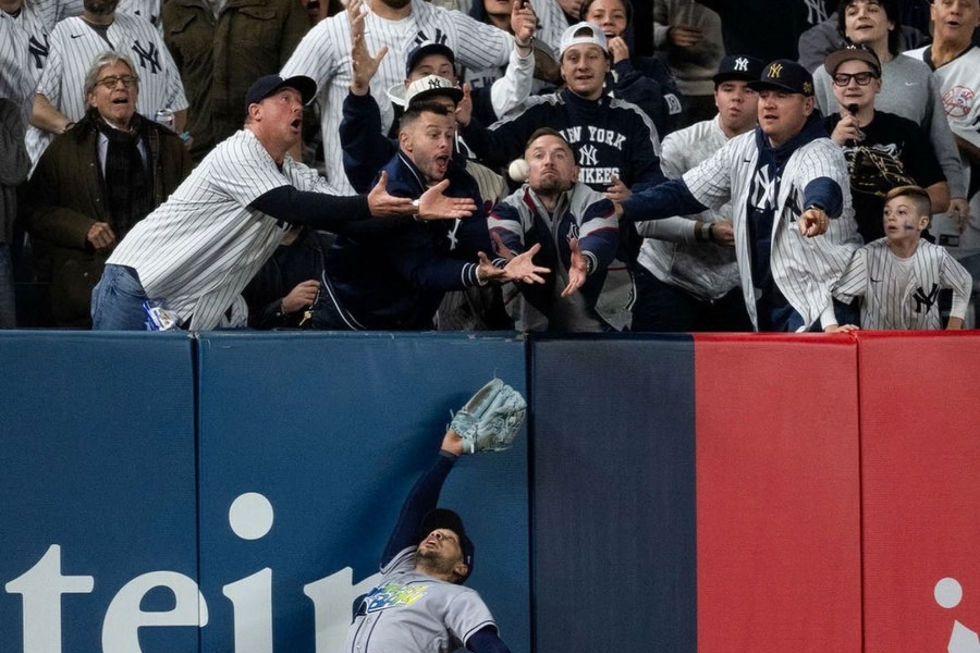 New angle from the stands shows the Yankees fan