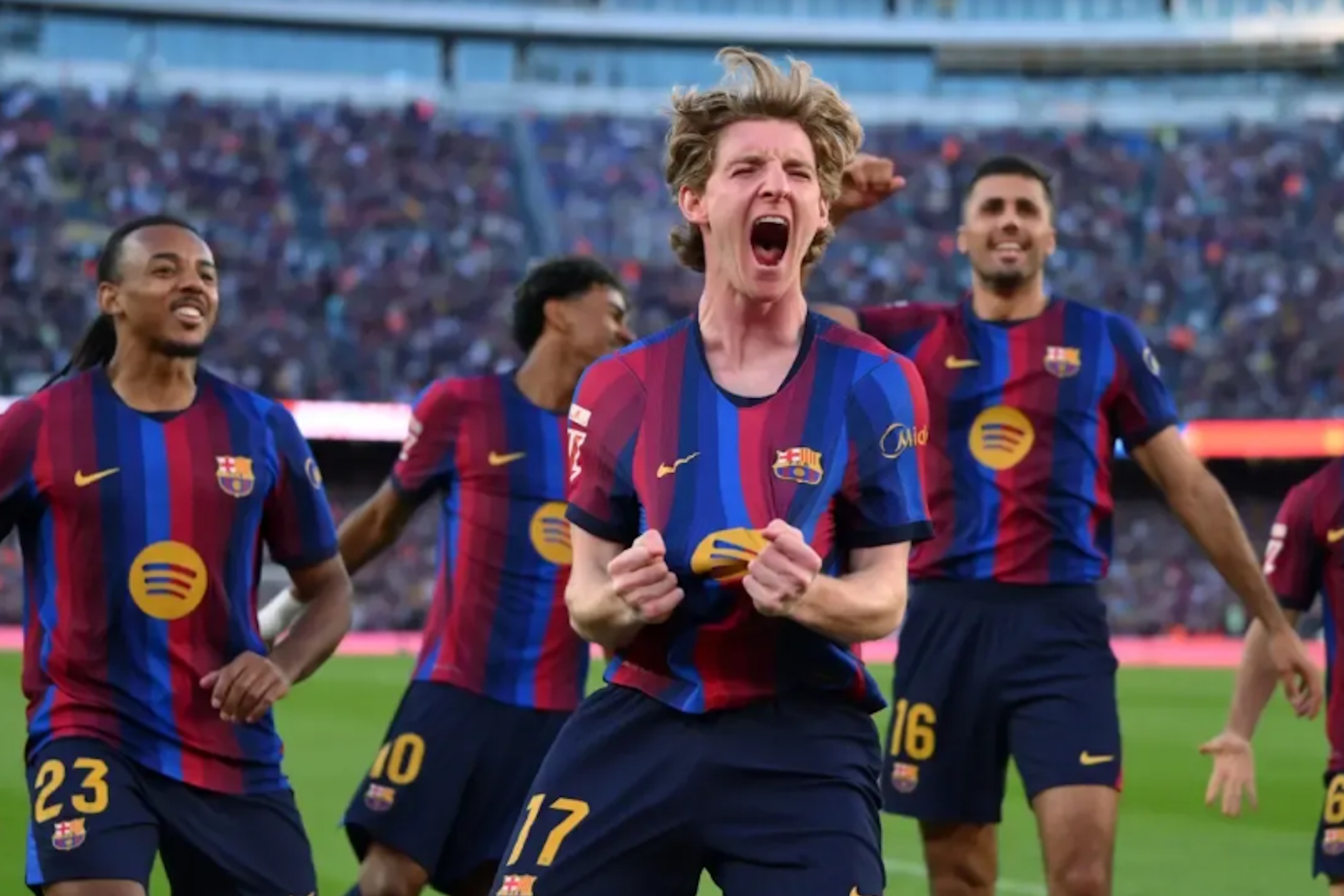 The Barcelona squad celebrates one of the goals against Getafe. EFE