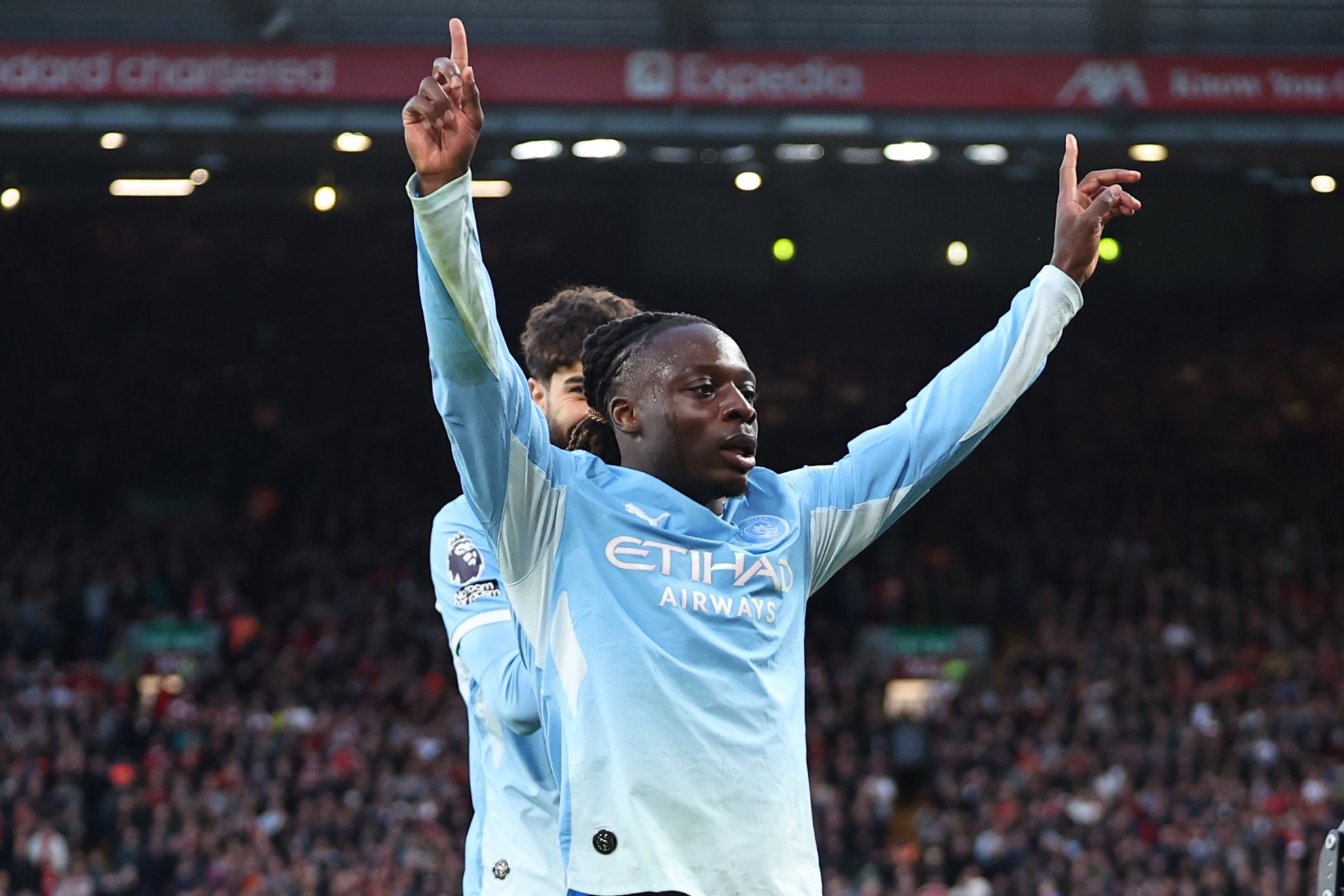 Doku celebrates the 0-2 win over Liverpool. EFE