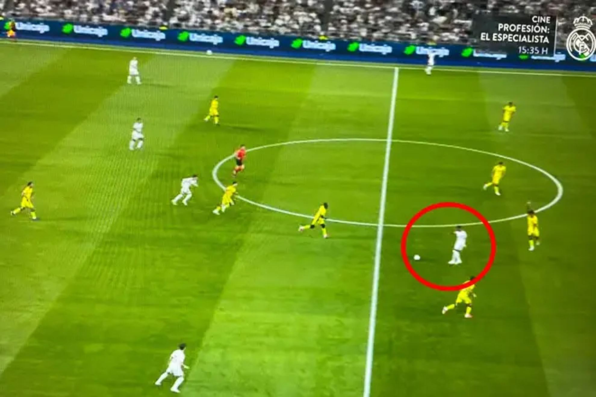 The first minute of the Real Madrid-Villarreal game at the Bernabéu