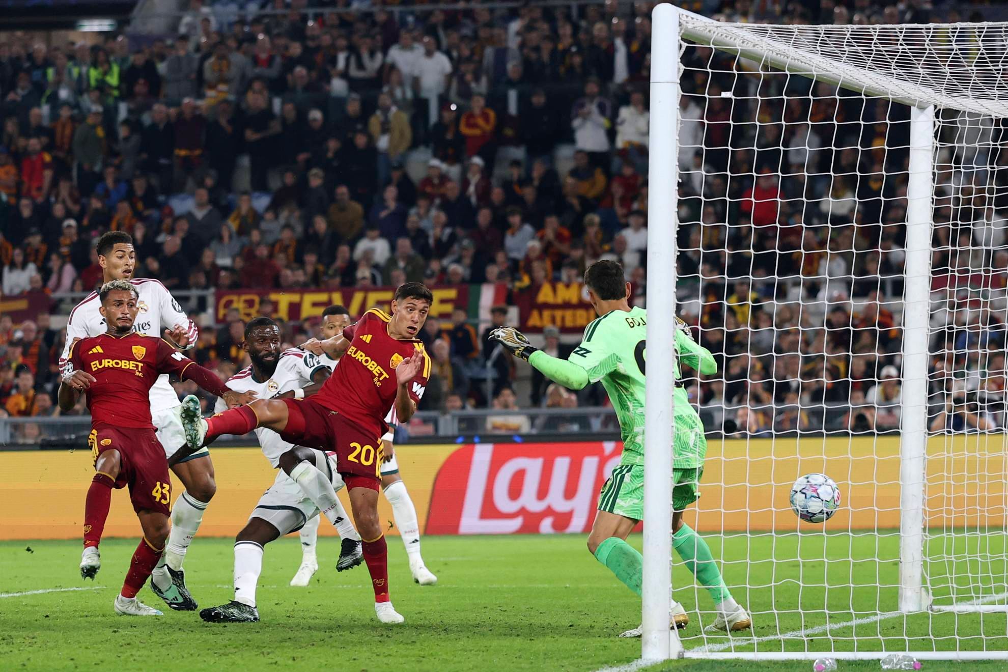 Rüdiger scores the decisive goal from close range to cap off the Whites' incredible comeback