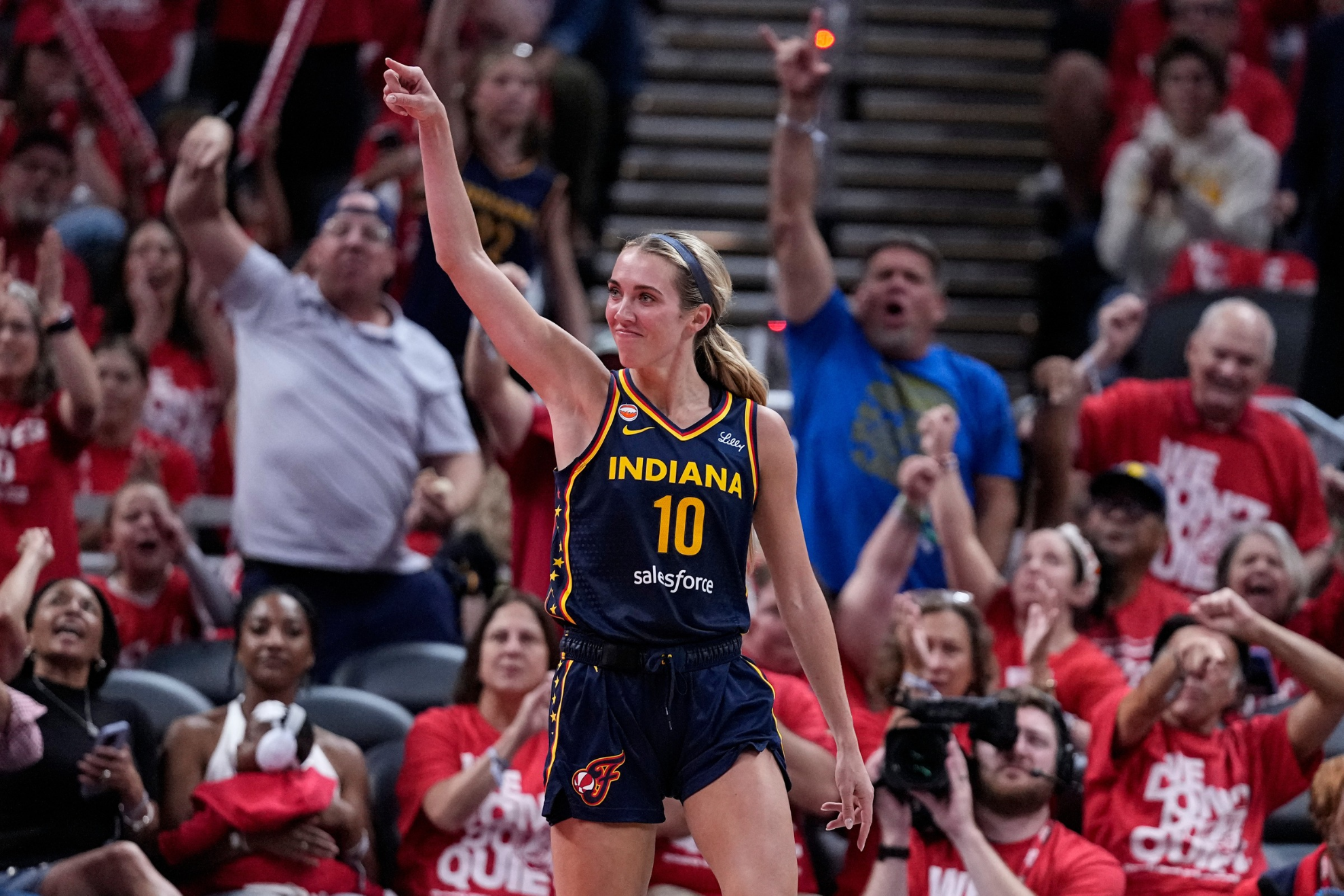 The player closed out her fifth season with the Fever with a message that sparked a flood of responses from Caitlin Clark, Aliyah Boston, and several of her teammates LAPRESSE