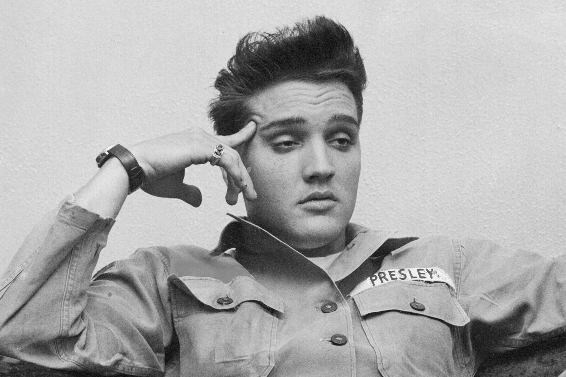 Singer Elvis Presley, dressed in green fatigues of the 3rd US Armored Division of the US Army. LAPRESSE