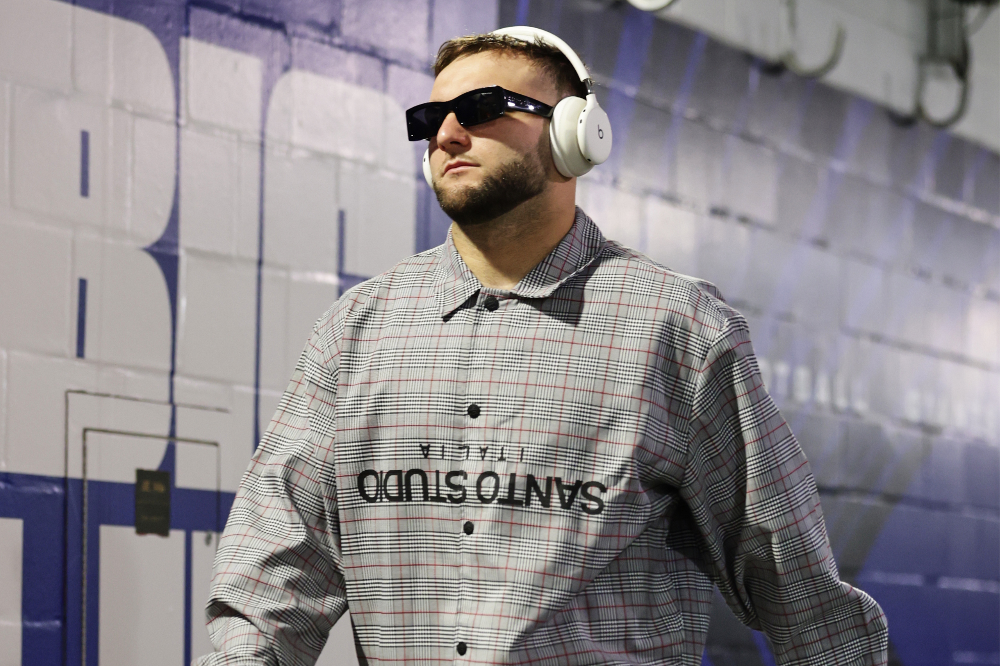 Cam Skattebo arrives at MetLife Stadium before a game between the New Orleans Saints and New York Giants. LAPRESSE