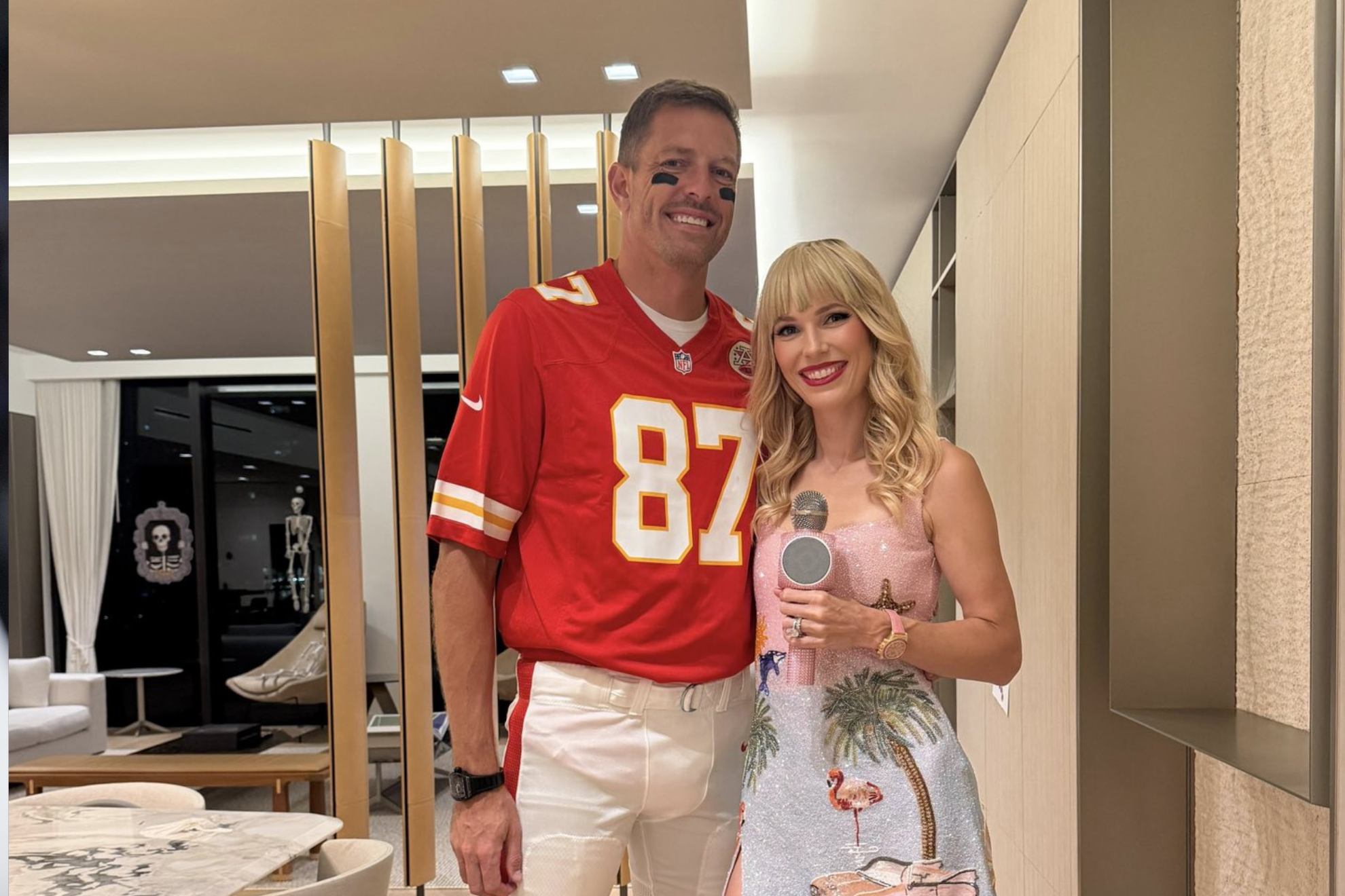 The former world No. 1 tennis player and the former NBA player recreated one of the most famous couples in sports and entertainment during a party in Miami. instagram@carowozniacki