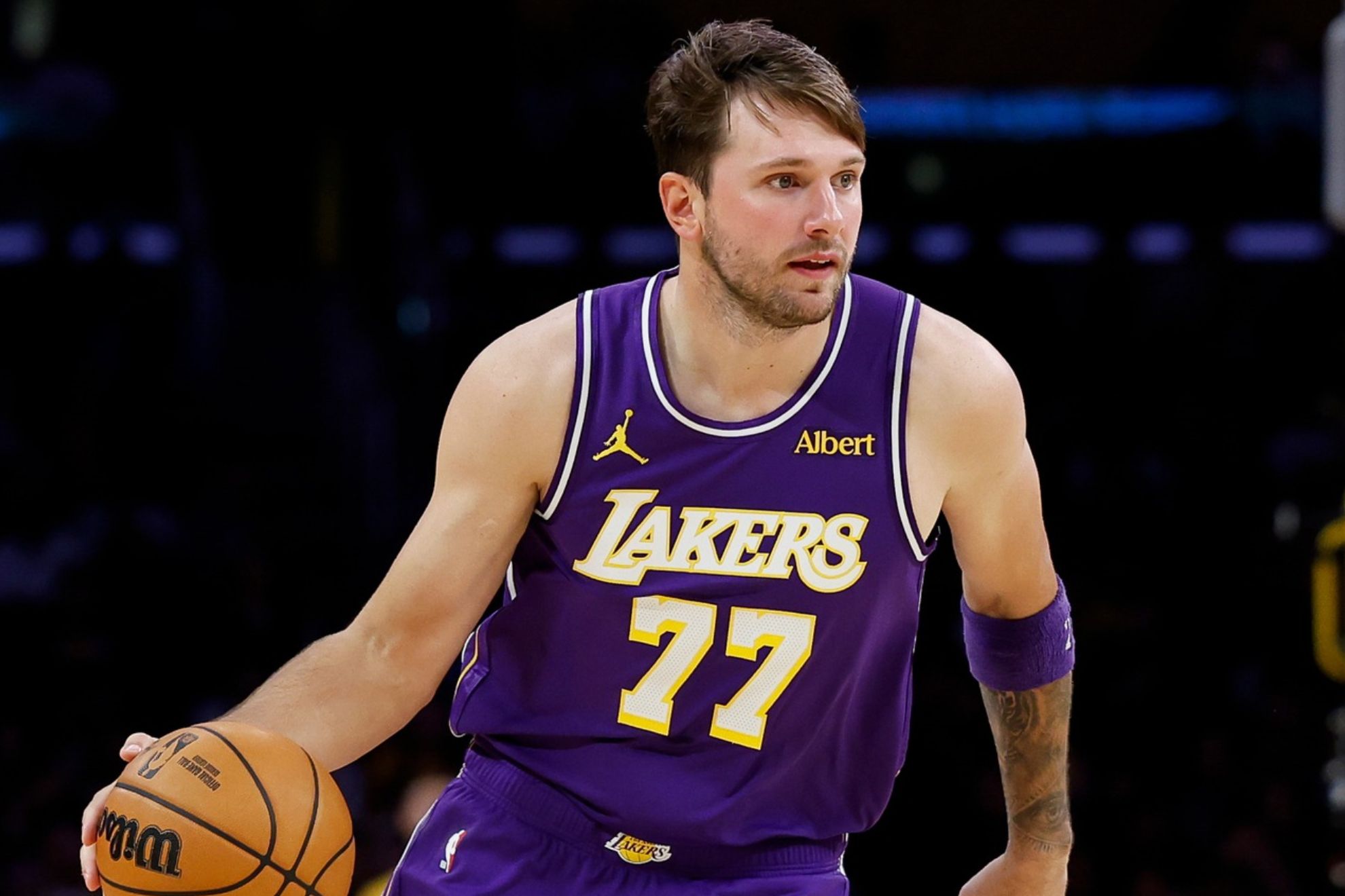 Los Angeles Lakers guard Luka Doncic (77)
