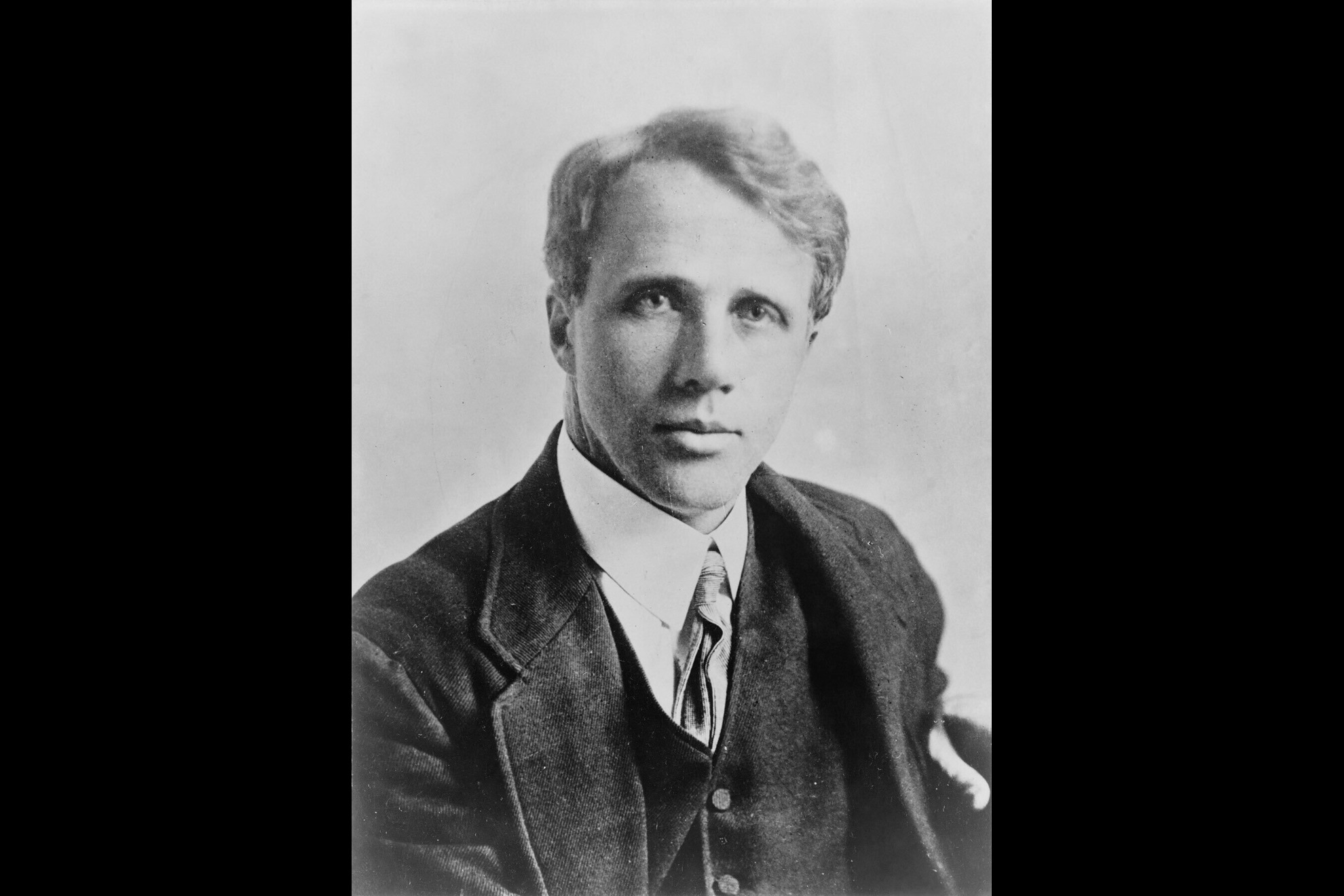 Robert Frost pictured in 1910