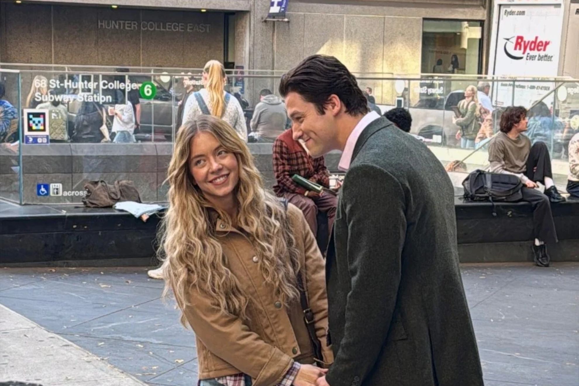 Sydney Sweeney and Stephen Kalyn’s passionate sidewalk kiss